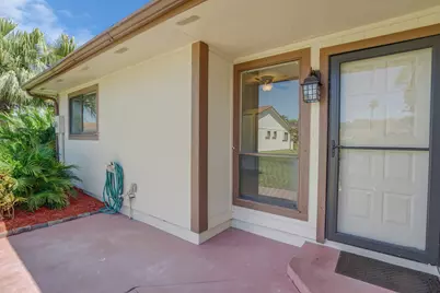 30 Kensington Lane, Boynton Beach, FL 33426 - Photo 2
