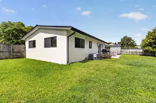 115 NW 7th St, Boca Raton, FL 33432 - Photo 10