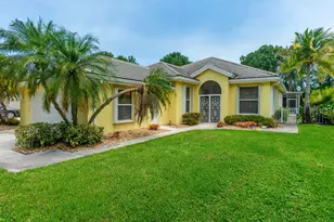 7533 SE Autumn Ln, Hobe Sound, FL 33455 - Photo 4