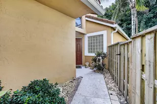 10124 NW 4th St, Plantation, FL 33324 - Photo 4