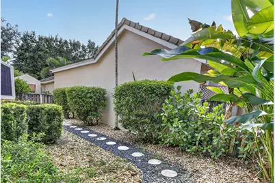 10124 NW 4th Street, Plantation, FL 33324 - Photo 40