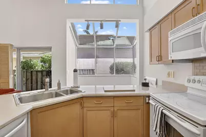 10124 NW 4th Street NW, Plantation, FL 33324 - Photo 22