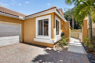 10124 NW 4th Street, Plantation, FL 33324 - Photo 2