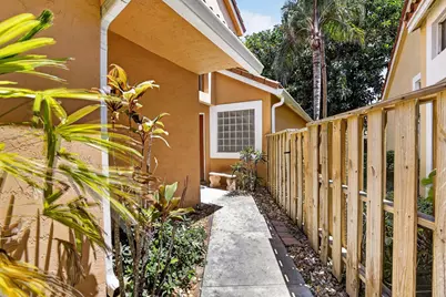 10124 NW 4th Street, Plantation, FL 33324 - Photo 6