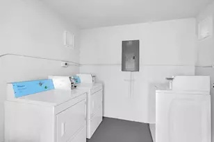 1142 SW 4th St, Miami, FL 33130 - Photo 12