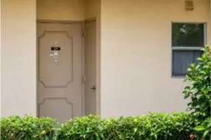 3524 Via Poinciana, Lake Worth, FL 33467 - Photo 2
