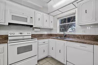 3524 Via Poinciana #Apt 104, Lake Worth, FL 33467 - Photo 12