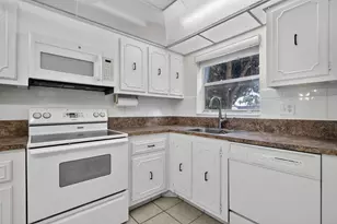 3524 Via Poinciana, Lake Worth, FL 33467 - Photo 12