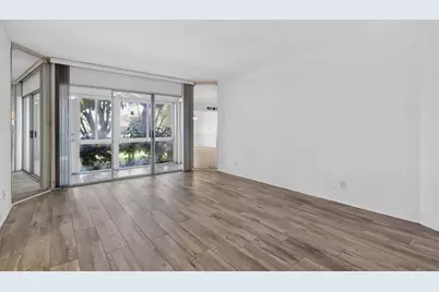 3524 Via Poinciana #Apt 104, Lake Worth, FL 33467 - Photo 4