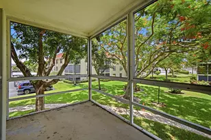 5570 Tamberlane Cir, Palm Beach Gardens, FL 33418 - Photo 2
