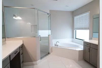 8665 E Baypoint Circle, Parkland, FL 33076 - Photo 12