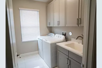 8665 E Baypoint Circle, Parkland, FL 33076 - Photo 16