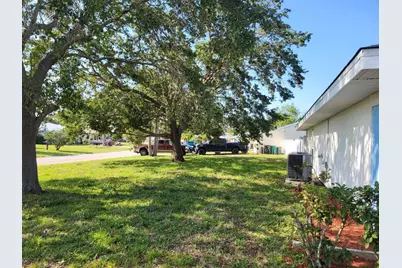 702 SW Belmont Circle, Port Saint Lucie, FL 34953 - Photo 4