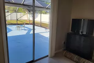 702 SW Belmont Cir, Port Saint Lucie, FL 34953 - Photo 14