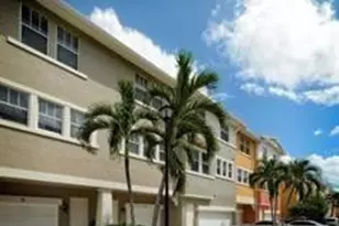 820 Millbrae Ct, West Palm Beach, FL 33401 - Photo 2