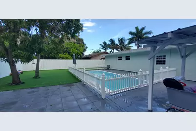 3800 NE 4th Avenue, Deerfield Beach, FL 33064 - Photo 8