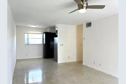 270 NE 40th Street NE #26, Oakland Park, FL 33334 - Photo 2