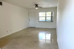 270 NE 40th Street NE, Oakland Park, FL 33334 - Photo 6