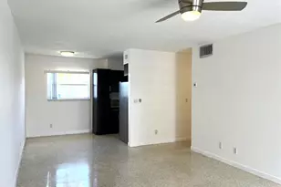 270 NE 40th Street NE, Oakland Park, FL 33334 - Photo 10