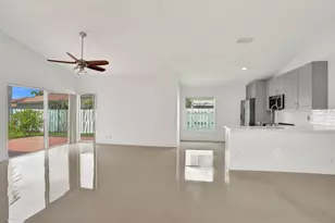 17866 SW 10th Ln, Pembroke Pines, FL 33029 - Photo 10