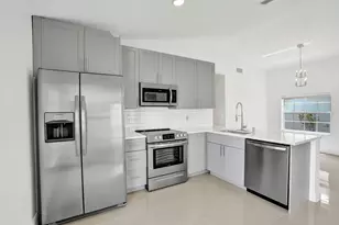 17866 SW 10th Ln, Pembroke Pines, FL 33029 - Photo 4