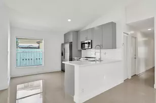 17866 SW 10th Ln, Pembroke Pines, FL 33029 - Photo 8