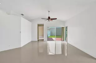 17866 SW 10th Ln, Pembroke Pines, FL 33029 - Photo 12