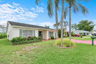 7156 Pine Bluff Dr, Lake Worth, FL 33467 - Photo 2