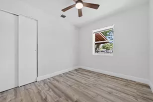 261 NE 22nd St, Pompano Beach, FL 33060 - Photo 8