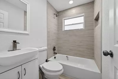 261 NE 22nd Street, Pompano Beach, FL 33060 - Photo 12