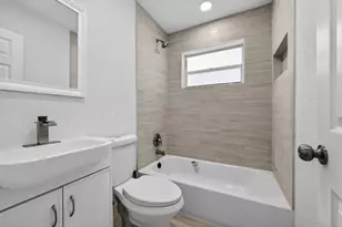 261 NE 22nd St, Pompano Beach, FL 33060 - Photo 12