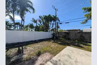 621 NE 56th Street, Oakland Park, FL 33334 - Photo 4