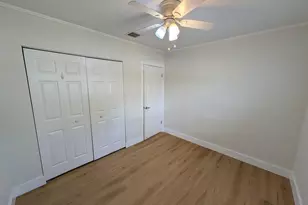 621 NE 56th St, Oakland Park, FL 33334 - Photo 12