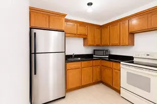 990 NW 1st St, Miami, FL 33128 - Photo 4