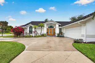 12897 La Rochelle Cir, Palm Beach Gardens, FL 33410 - Photo 2