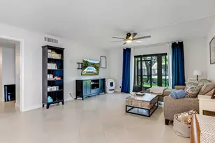 303 Lakeview Dr, Weston, FL 33326 - Photo 16