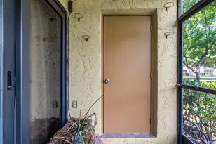 303 Lakeview Dr, Weston, FL 33326 - Photo 32