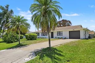 1962 SW Libra Ln, Port Saint Lucie, FL 34984 - Photo 4