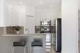 11180 NW 73rd St, Doral, FL 33178 - Photo 10