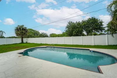 433 SW 27th Avenue, Delray Beach, FL 33445 - Photo 2