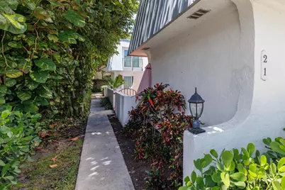106 Linda Lane #1, Palm Beach Shores, FL 33404 - Photo 4