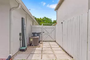 6196 Azalea Cir, West Palm Beach, FL 33415 - Photo 24