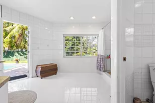 19885 NE 22nd Ave, Miami, FL 33180 - Photo 50
