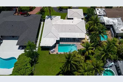 19885 NE 22nd Avenue, Miami, FL 33180 - Photo 4