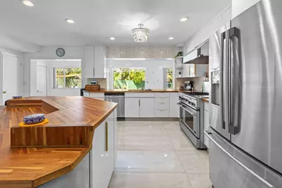 19885 NE 22nd Avenue, Miami, FL 33180 - Photo 20