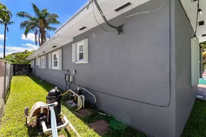 19885 NE 22nd Avenue, Miami, FL 33180 - Photo 8