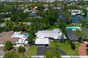 19885 NE 22nd Ave, Miami, FL 33180 - Photo 2