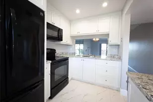 10332 Sunrise Lakes Blvd, Sunrise, FL 33322 - Photo 8