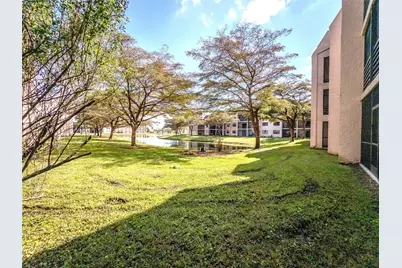10332 Sunrise Lakes Boulevard #310, Sunrise, FL 33322 - Photo 26