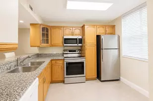 3516 Whitehall Dr, West Palm Beach, FL 33401 - Photo 2